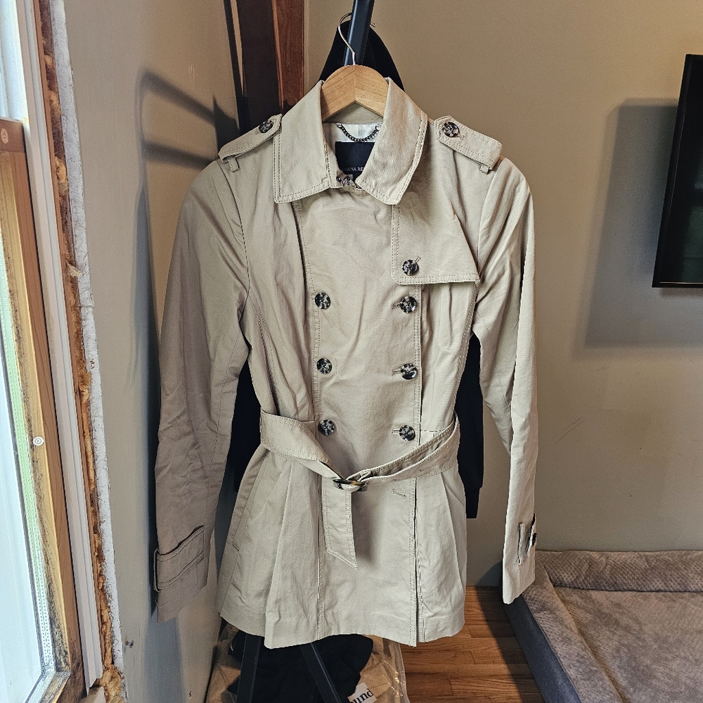 Banana Republic Tan Trench Coat Classic Style